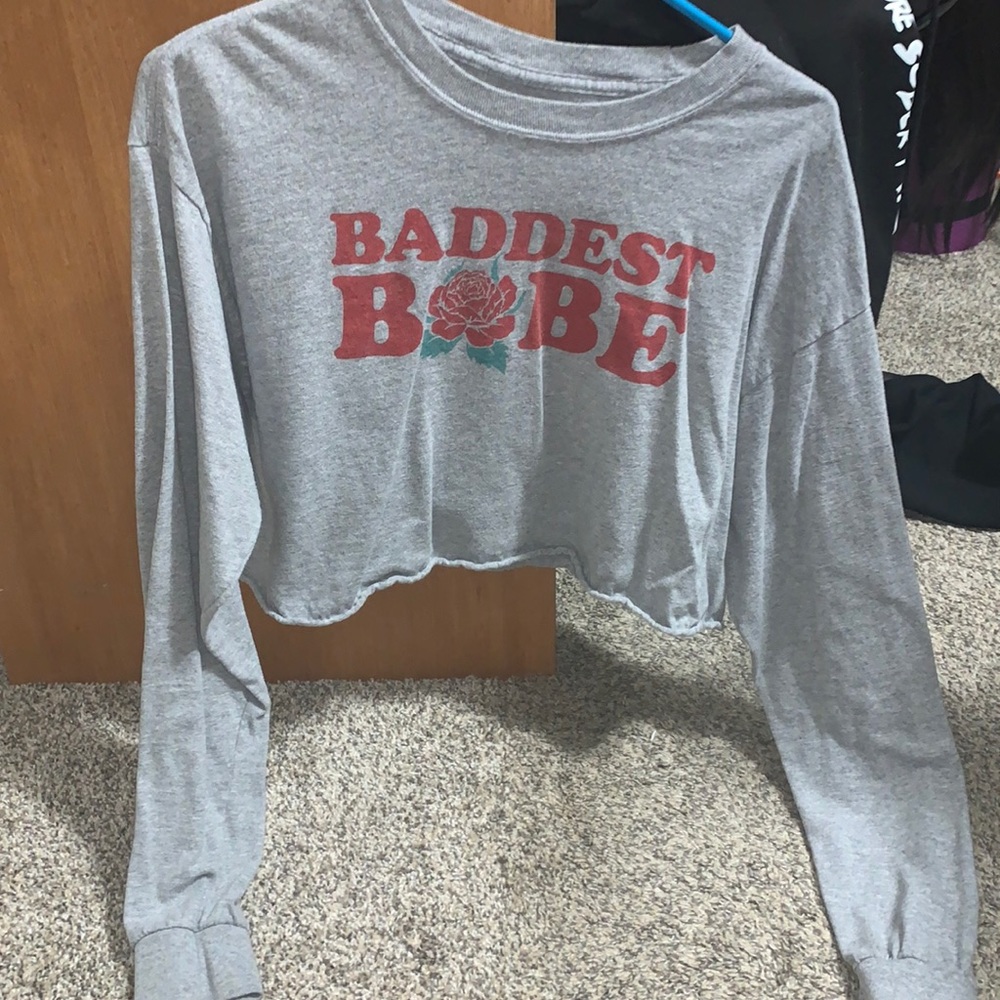 Long sleeve loose cropped top.Super cute and comfy